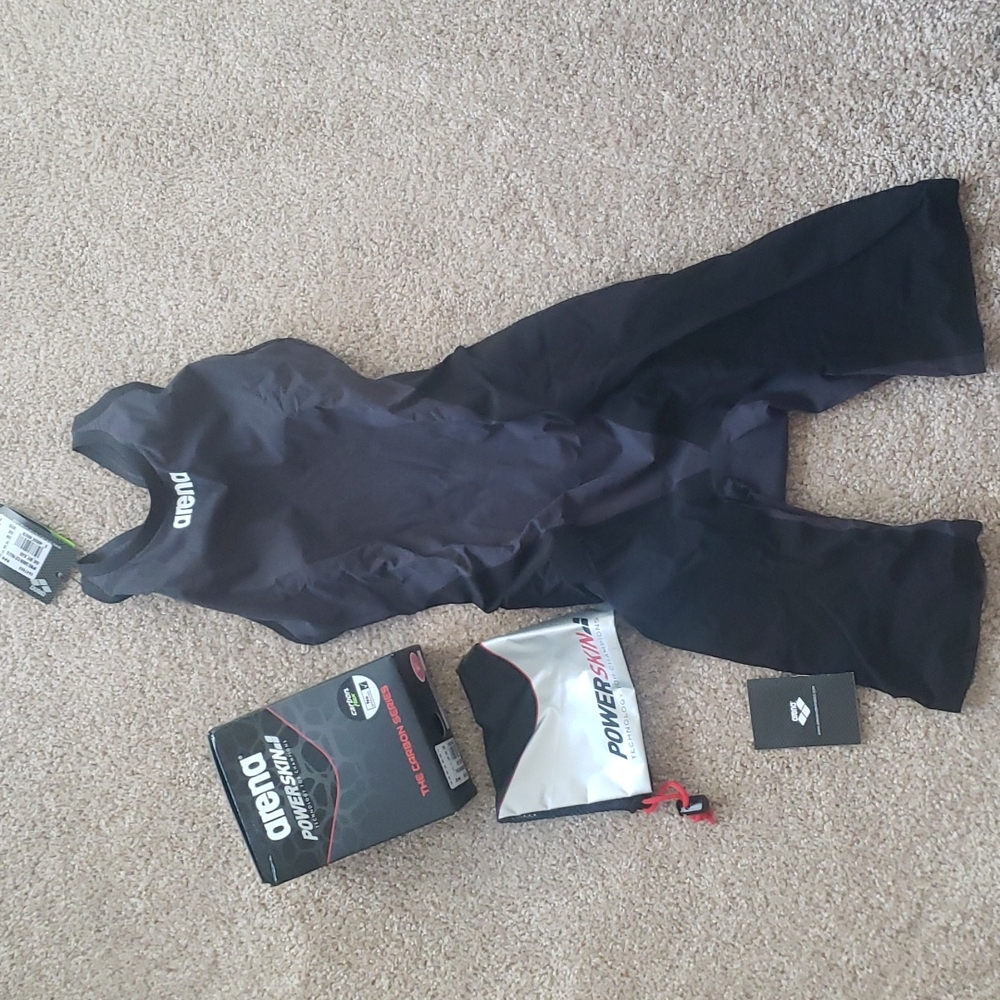 NWT Arena Carbon Flex 28 Open Back